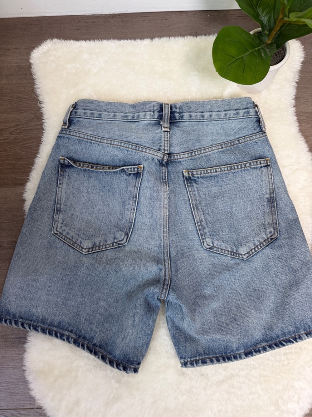 AGOLDE Criss Cross Shorts - Picture 5 of 6